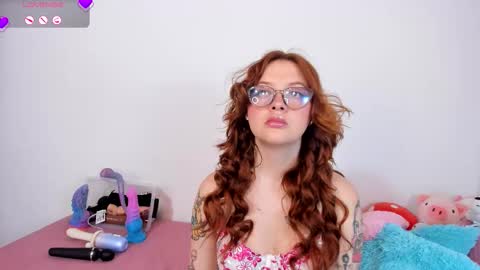 Snapshot of velvetxxvice chatting on 02-22-26, 09:02 Yvonne online show from 02-22-26, 09:02