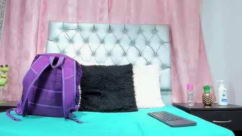 veneno hot online show from 11-24-25, 01:00