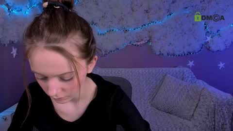 Snapshot of venezia_barton chatting on 03-12-26, 10:16 venezia_barton online show from 03-12-26, 10:16