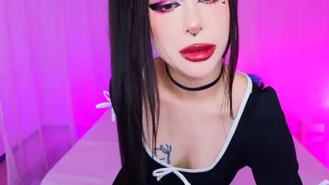 Vivian online show from 11-21-25, 03:49