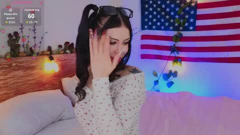 Vivian online show from 03-31-26, 04:57