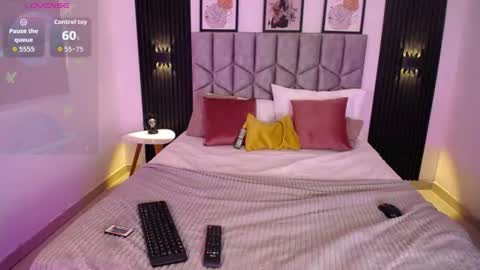 Snapshot of venus_999_ chatting on 07-05-26, 10:06 venus_999_ online show from 07-05-26, 10:06