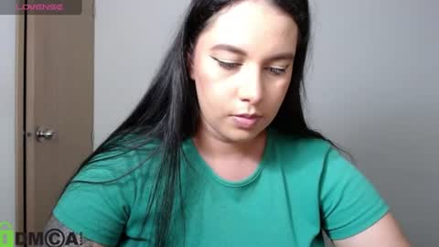 Snapshot of venus__24 chatting on 06-25-26, 05:12 venus online show from 06-25-26, 05:12