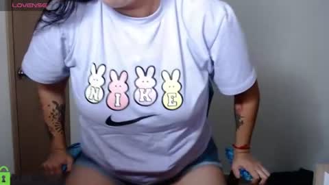 Snapshot of venus__24 chatting on 07-17-26, 09:19 venus online show from 07-17-26, 09:19