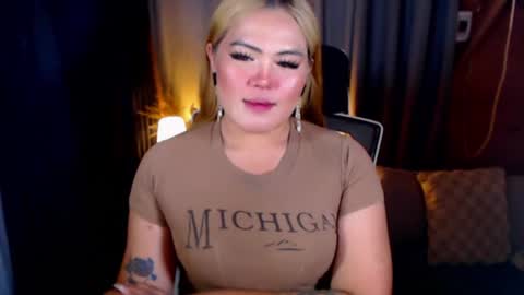 Snapshot of venus_colly chatting on 07-15-26, 03:23 I am Colly Your mystery girl online show from 07-15-26, 03:23