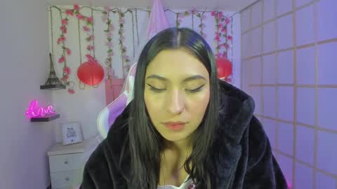 Snapshot of venus_latin_01 chatting on 02-14-25, 02:39 Mary online show from 02-14-25, 02:39