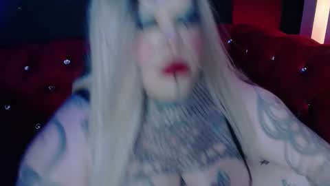 Snapshot of venus_rock chatting on 10-17-25, 04:59 Venus Ink online show from 10-17-25, 04:59