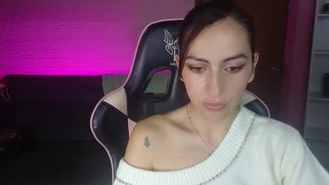 Snapshot of venus_s___ chatting on 11-30-25, 01:42 Sofi online show from 11-30-25, 01:42