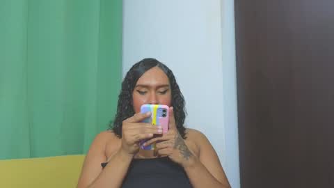 Snapshot of venus_speer chatting on 12-05-24, 02:09 Luisa online show from 12-05-24, 02:09
