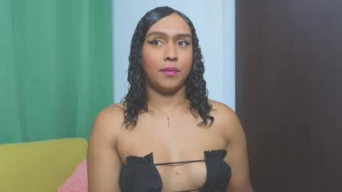 Snapshot of venus_speer chatting on 12-06-24, 02:35 Luisa online show from 12-06-24, 02:35