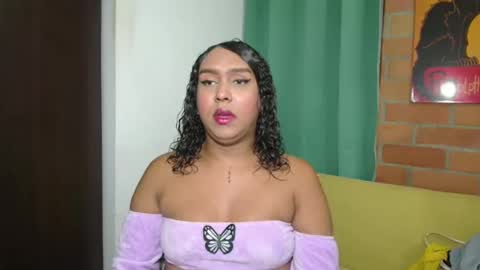 Snapshot of venus_speer chatting on 01-22-25, 11:53 Luisa online show from 01-22-25, 11:53