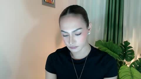 Venus Sunrise Bombshell online show from 12-20-25, 02:07