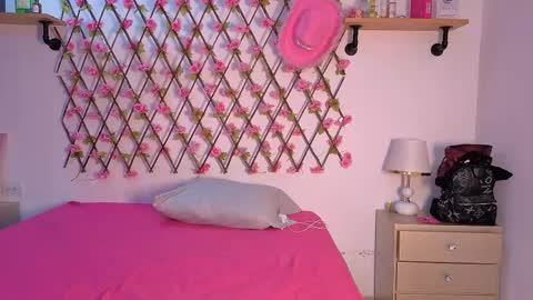 Snapshot of venus_velvett chatting on 06-01-26, 03:25 venus_velvett online show from 06-01-26, 03:25