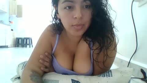 Snapshot of venusafrodita110222 chatting on 01-16-25, 08:03 venus online show from 01-16-25, 08:03