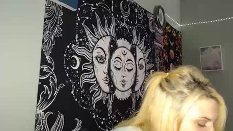 Miss Venus online show from 09-12-25, 02:00