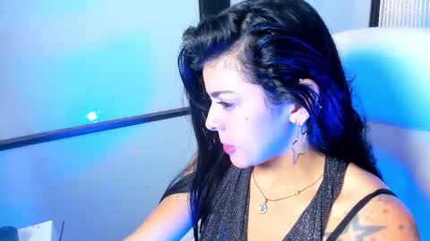 Snapshot of venuscoleman_ chatting on 01-31-26, 09:02 Venus online show from 01-31-26, 09:02