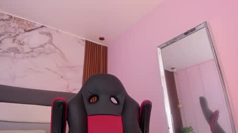 Snapshot of venusgreys1 chatting on 01-05-26, 05:27 VENUS online show from 01-05-26, 05:27