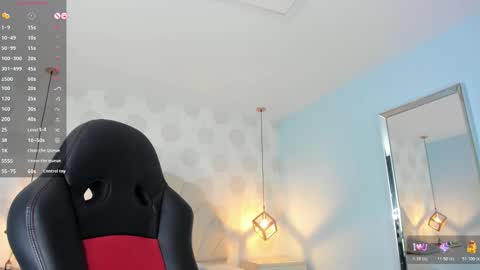 Snapshot of venusgreys1 chatting on 02-25-26, 12:37 VENUS online show from 02-25-26, 12:37