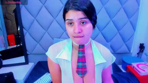 Venusowen  online show from 11-20-25, 11:43