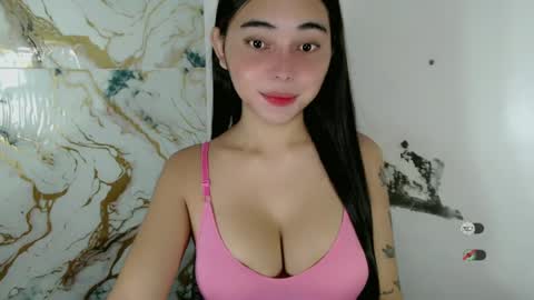 Snapshot of veola_sexy chatting on 06-18-26, 10:14 veola_sexy online show from 06-18-26, 10:14