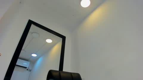 Snapshot of vera_candella chatting on 07-18-26, 12:42 vera online show from 07-18-26, 12:42