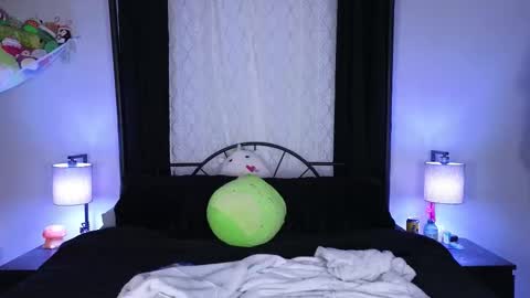 Snapshot of vera_velvet chatting on 11-14-25, 01:48 Vera Velvet online show from 11-14-25, 01:48