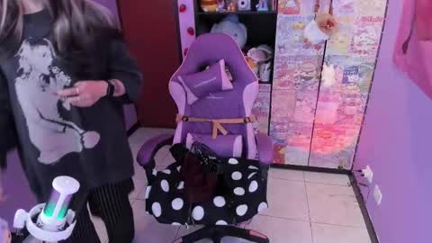     online show from 11-21-25, 12:10