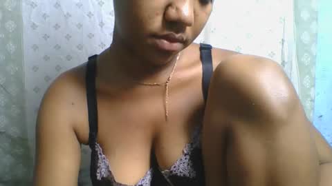 verolla31 online show from 10-17-25, 04:09