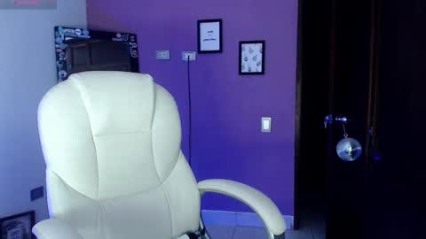 veronica_118 online show from 12-09-24, 06:23