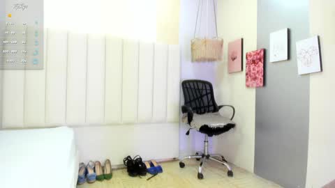 Snapshot of veronica_b07 chatting on 02-06-25, 01:54 Veronica3 online show from 02-06-25, 01:54