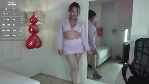 Snapshot of veronica_b07 chatting on 03-10-25, 02:48 Veronica3 online show from 03-10-25, 02:48