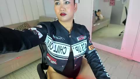 Snapshot of veronica_b07 chatting on 04-18-26, 01:48 Veronica3 online show from 04-18-26, 01:48