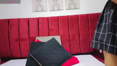 Snapshot of veronica_mae chatting on 09-18-25, 04:03 VERONICA online show from 09-18-25, 04:03