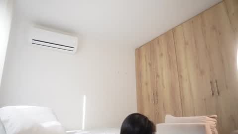 Veronica online show from 07-15-26, 12:54