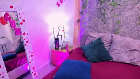 Veronica Olson online show from 03-07-25, 02:57