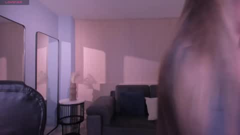 Snapshot of veronicablue1 chatting on 05-15-26, 09:38 Vero online show from 05-15-26, 09:38