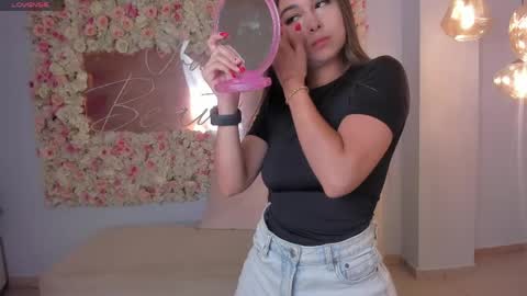 Snapshot of veronicablue1 chatting on 05-17-26, 08:55 Vero online show from 05-17-26, 08:55