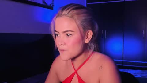 Snapshot of veronicabrown_xxx chatting on 03-28-26, 04:01 Vero online show from 03-28-26, 04:01