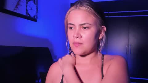 Snapshot of veronicabrown_xxx chatting on 03-29-26, 05:07 Vero online show from 03-29-26, 05:07