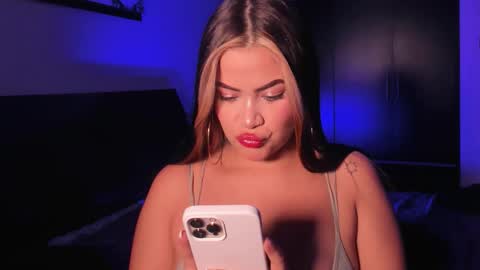 Snapshot of veronicabrown_xxx chatting on 04-02-26, 05:16 Vero online show from 04-02-26, 05:16