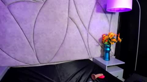 Snapshot of veronicacream_ chatting on 05-20-26, 04:29 VeronicaCream online show from 05-20-26, 04:29
