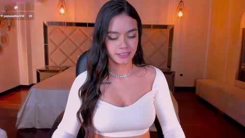Snapshot of veronicacruz1 chatting on 01-28-25, 09:51 Vero online show from 01-28-25, 09:51