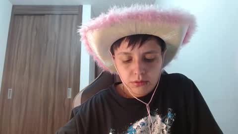 Snapshot of veronicaelite16 chatting on 11-21-25, 04:00 Veronica Clark online show from 11-21-25, 04:00