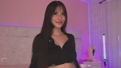 Snapshot of veronicamartin_ chatting on 04-18-26, 05:17 Vero online show from 04-18-26, 05:17