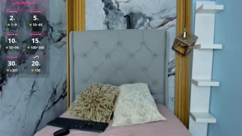 Veronica online show from 10-29-25, 08:54