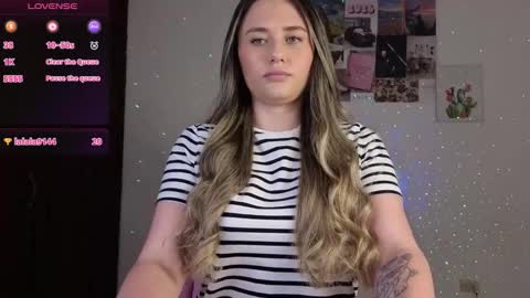 Snapshot of veronika__winslow_ chatting on 01-14-26, 06:08 Vero online show from 01-14-26, 06:08