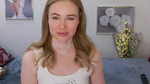 Veronika online show from 12-17-24, 04:00