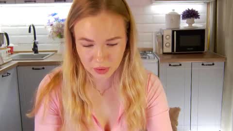 Veronika online show from 10-19-25, 04:07