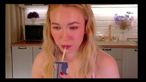 Snapshot of veronikamitchel chatting on 11-13-25, 05:34 Veronika online show from 11-13-25, 05:34