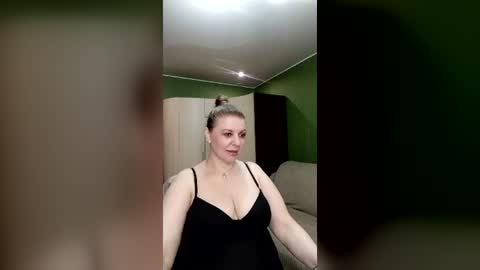 Snapshot of veronikawgold chatting on 06-20-26, 02:36 VeronikawGold online show from 06-20-26, 02:36
